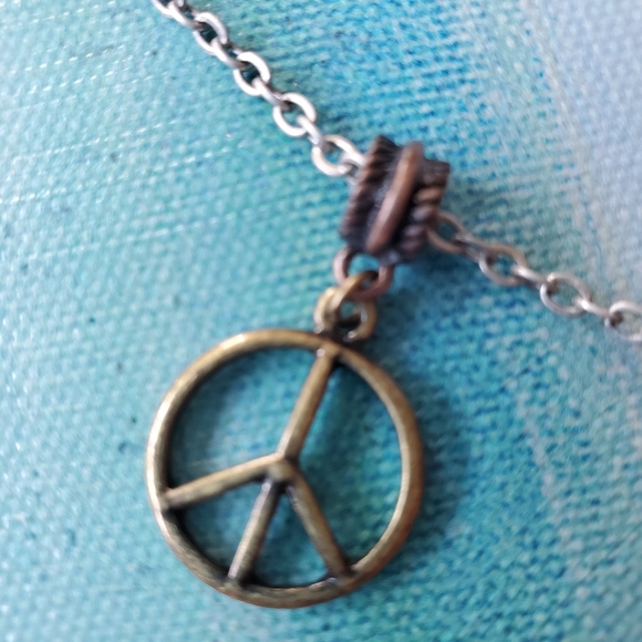 Lia Sophia Love & Peace Necklace - Picture 4 of 9